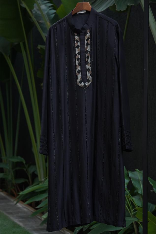 Black Kurta (Men's Wear Embroidered Kurta)