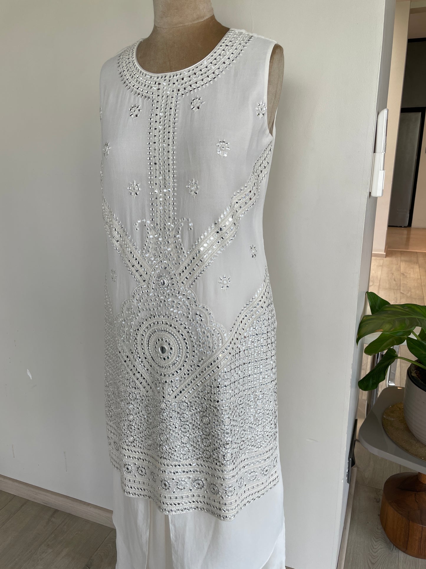 WHITE MIRRORWORK TUNIC